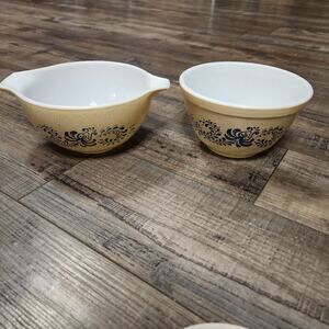 2 Pyrex bowls Homestead Cinderella Blue #441 and 401